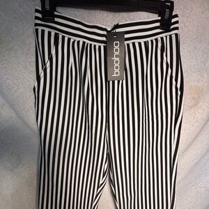 NWT Boohoo Black & White Striped Tailored Pants